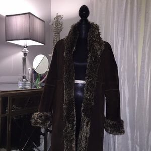Marvin Richard's suede coat size US medium.